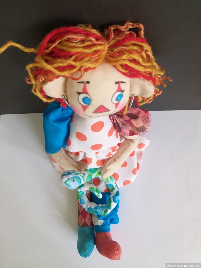 Клоунесса со змейкой — Авторские текстильные куклы: Вальдорфские (фото 5)