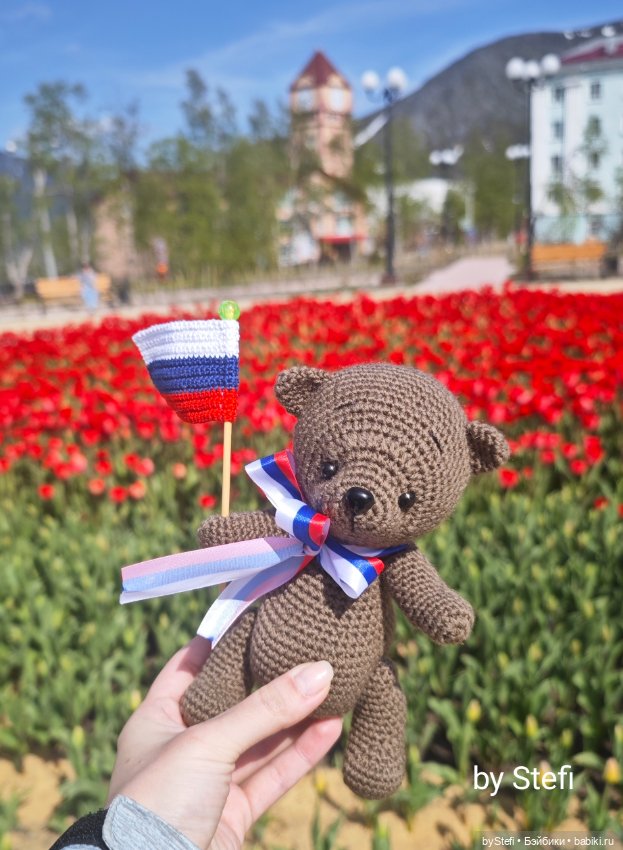 Прогулка мишки по родному городу :)