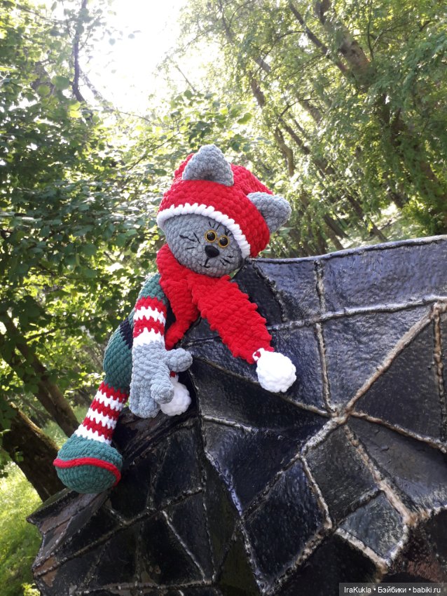 Зимний кот в лете — Вязаные игрушки и амигуруми: крючком