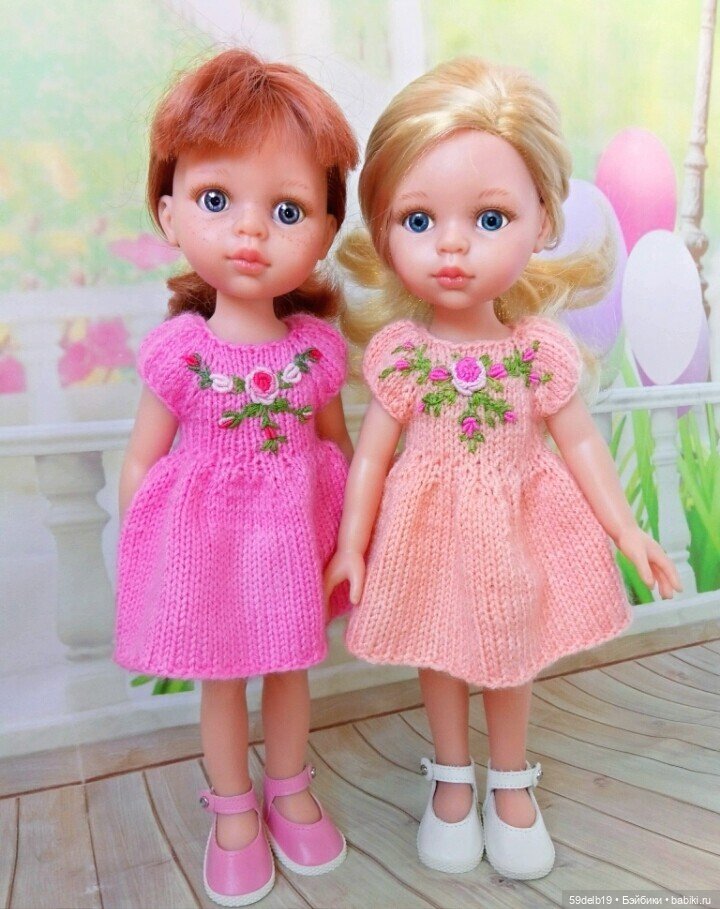 Сёстры в одинаковых платьях (фото 7)