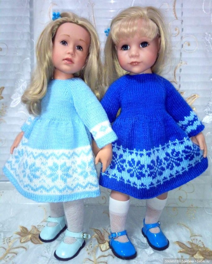 Сёстры в одинаковых платьях (фото 2)