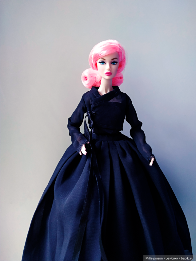 Принцесса Аделаида примеряет ханбок