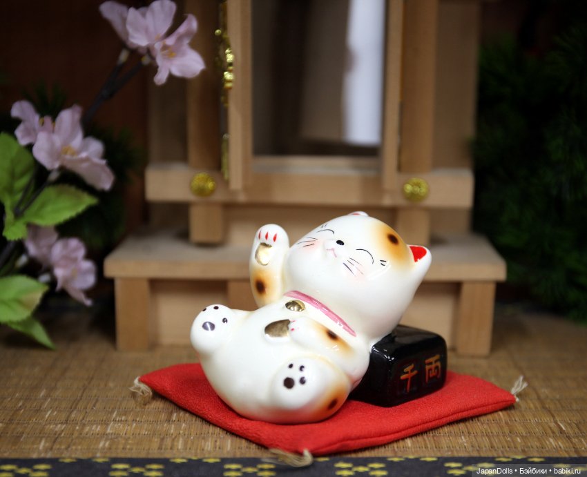 Пополнение коллекции Манэки-нэко на выставке "Япония. Куклы, сказки и легенды"