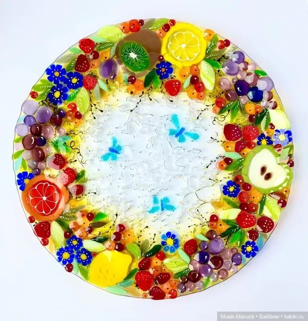 Лилия Горбач: художница, создающая уникальные произведения из стекла