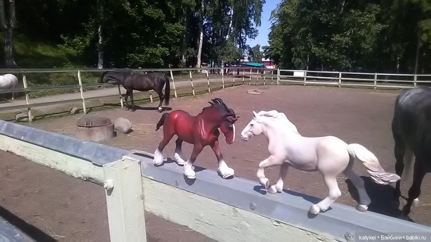 Что есть на конюшне — Интересные игрушки и фигурки (разное): редкие