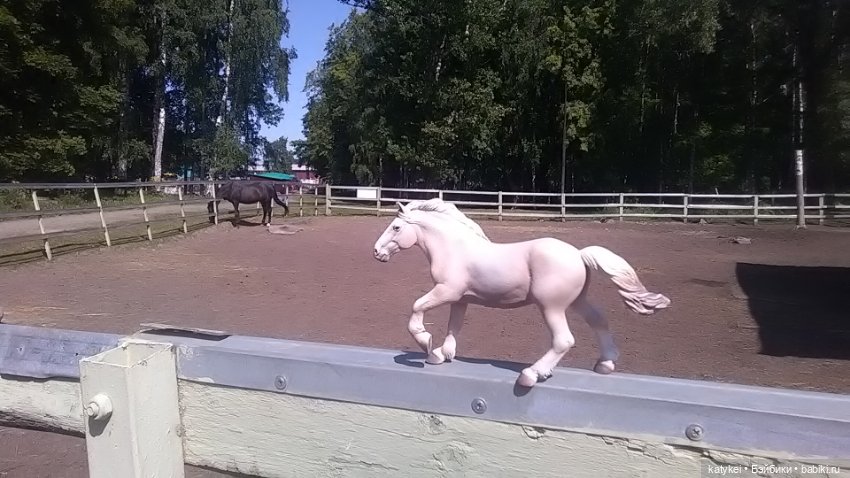 Что есть на конюшне — Интересные игрушки и фигурки (разное): редкие