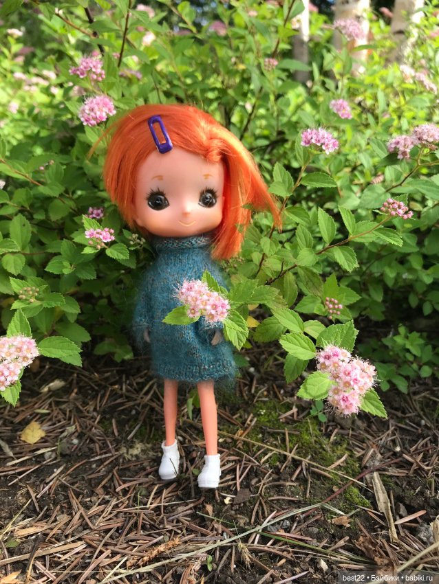 Прогулка по парку с куклой Лизой Kamar