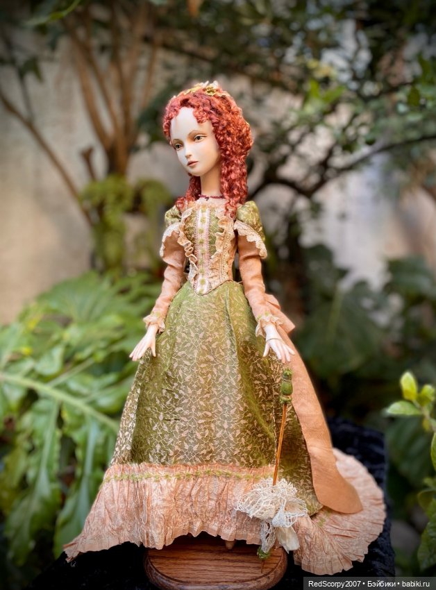 Рукотворные куклы из дерева Седовой Антонины Юрьевны на Балу кукол в Санкт-Петербурге