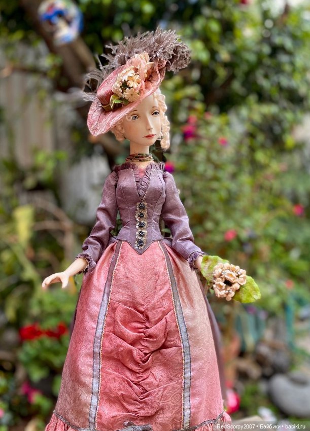 Рукотворные куклы из дерева Седовой Антонины Юрьевны на Балу кукол в Санкт-Петербурге
