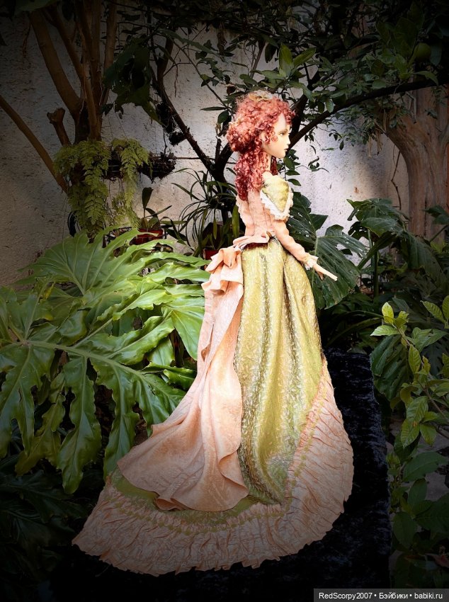 Рукотворные куклы из дерева Седовой Антонины Юрьевны на Балу кукол в Санкт-Петербурге