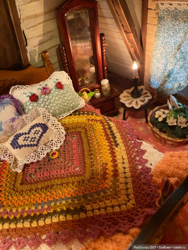 Рукотворные куклы из дерева Седовой Антонины Юрьевны на Балу кукол в Санкт-Петербурге