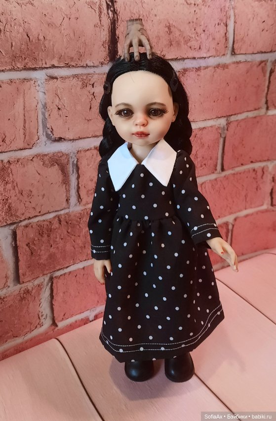 Криповая Уэнсдей из Паолы Рейны