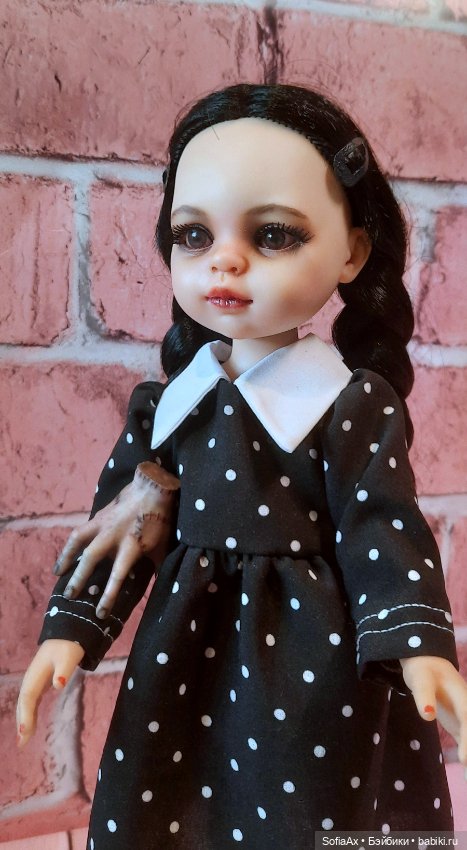 Криповая Уэнсдей из Паолы Рейны (фото 9)