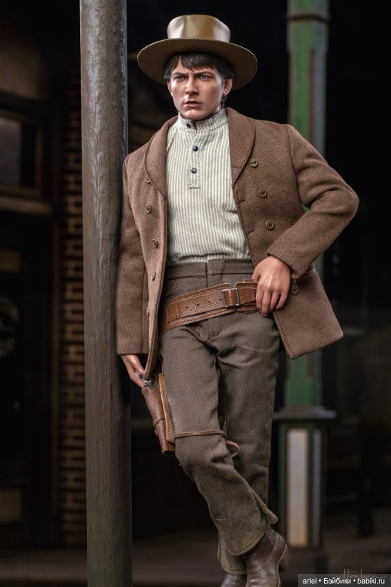 В Гонконге состоялся релиз фигурки Марти Макфлая от Hot Toys по мотивам фильма «Назад в будущее 3» (фото 6)