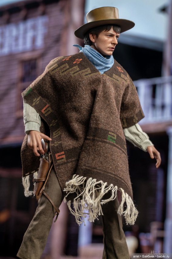 В Гонконге состоялся релиз фигурки Марти Макфлая от Hot Toys по мотивам фильма «Назад в будущее 3» (фото 2)