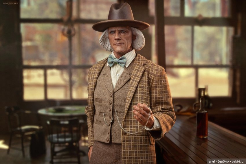 В Гонконге состоялся релиз фигурки Эмметта Брауна от Hot Toys по мотивам фильма «Назад в будущее 3» (фото 5)