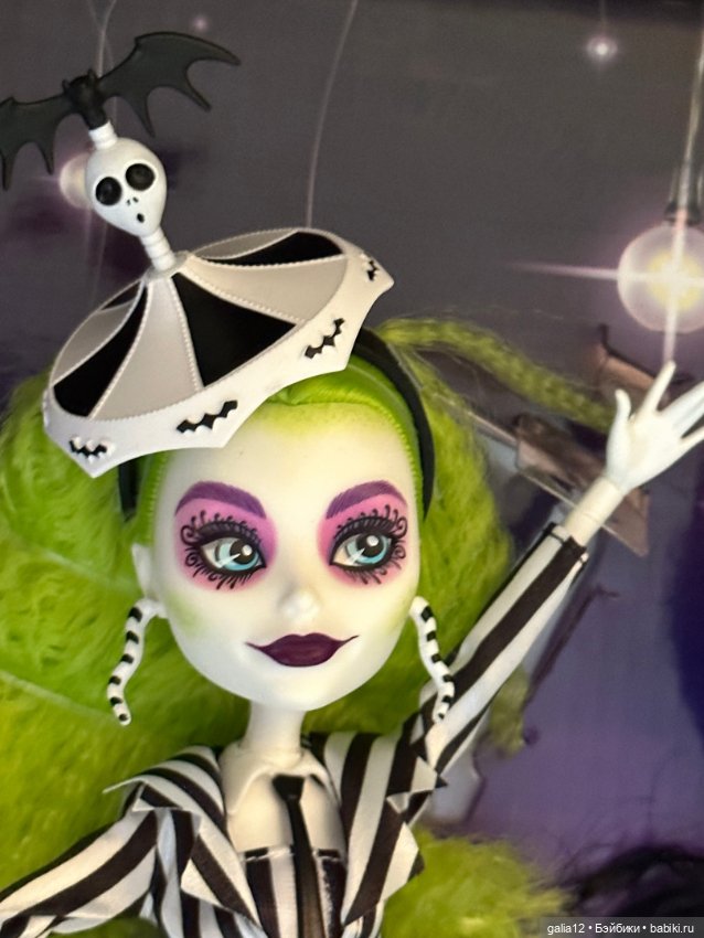 Невероятная парочка коллекционных кукол МХ из фильма Тима Бертона "Beetlejuice" (2021) (фото 4)