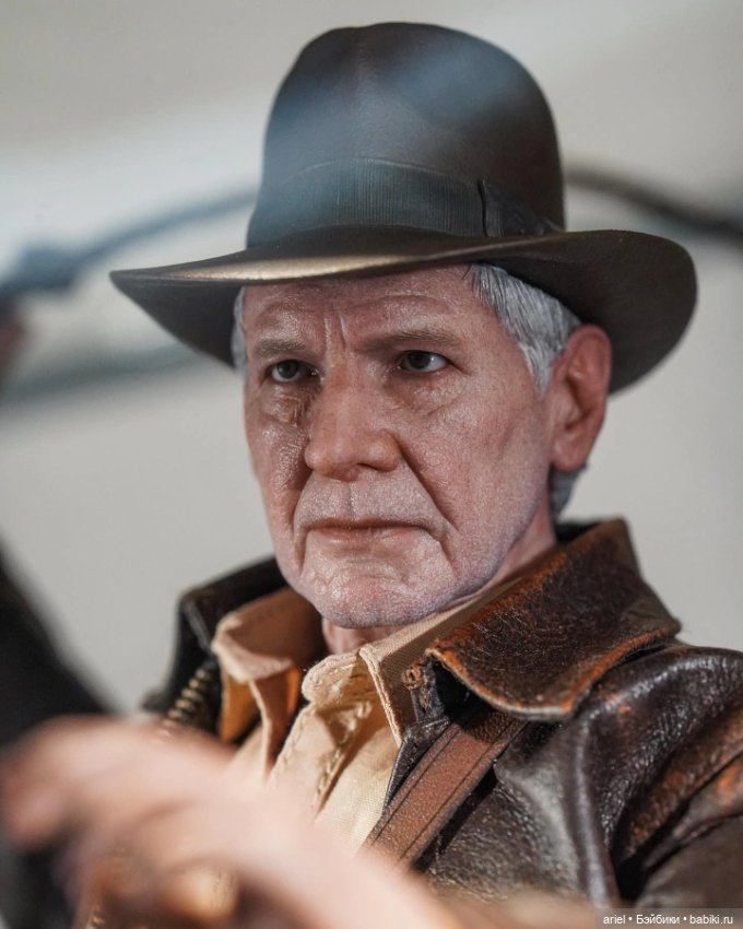 Прототип фигурки Индианы Джонса от Hot Toys по мотивам фильма «Индиана Джонс и Колесо судьбы» в магазине Secret Base (фото 6)