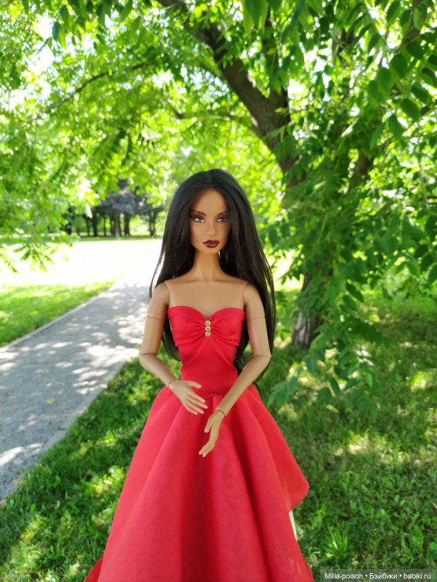 Мадемуазель Моник, прогулка в парке Сиреневый сад