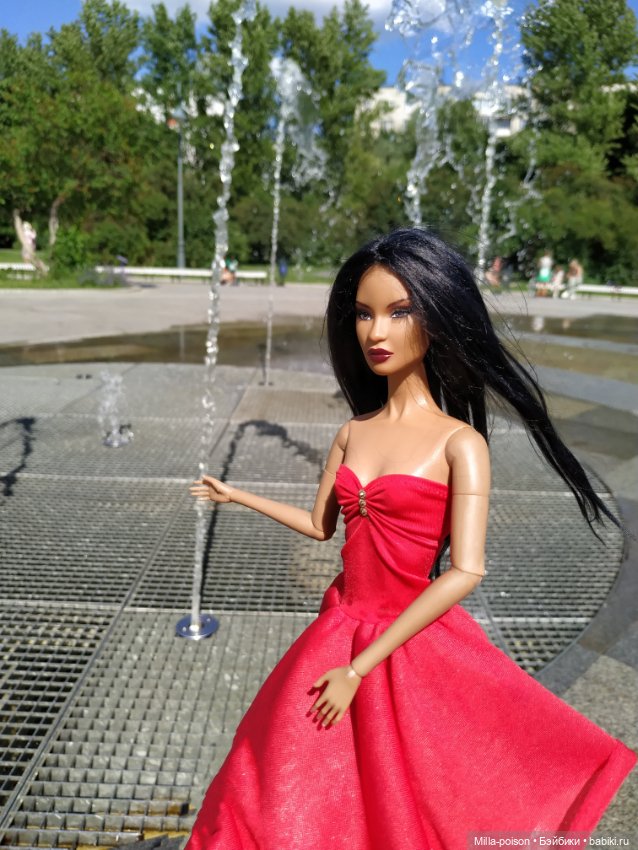 Мадемуазель Моник, прогулка в парке Сиреневый сад