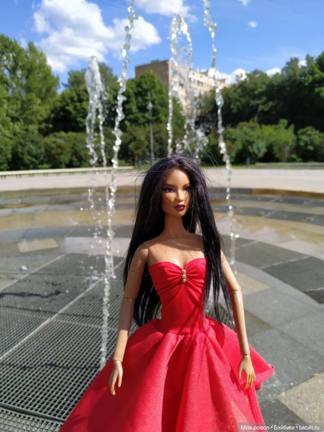 Мадемуазель Моник, прогулка в парке Сиреневый сад