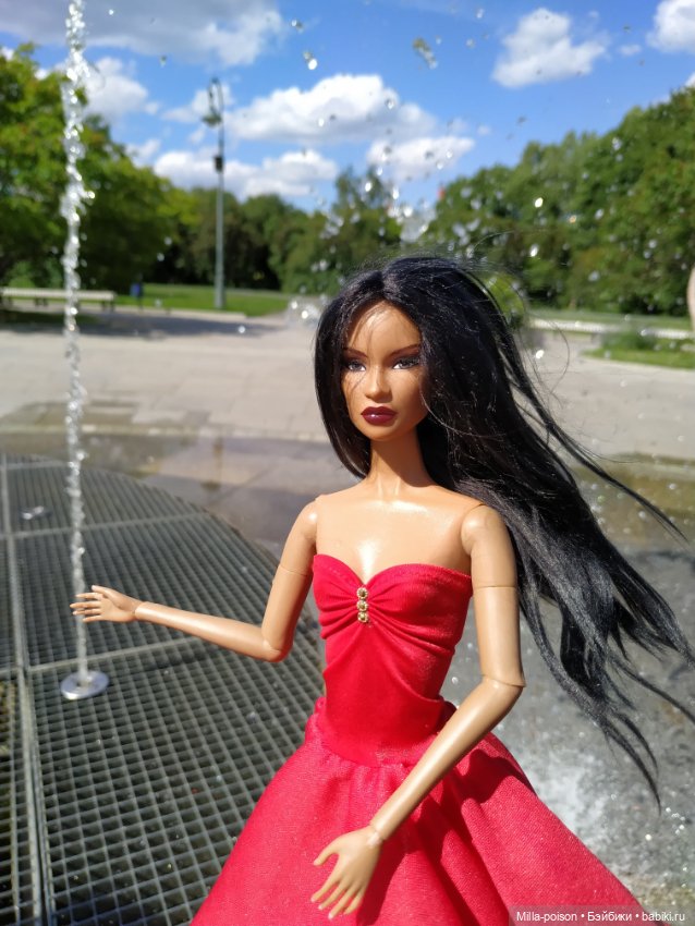 Мадемуазель Моник, прогулка в парке Сиреневый сад