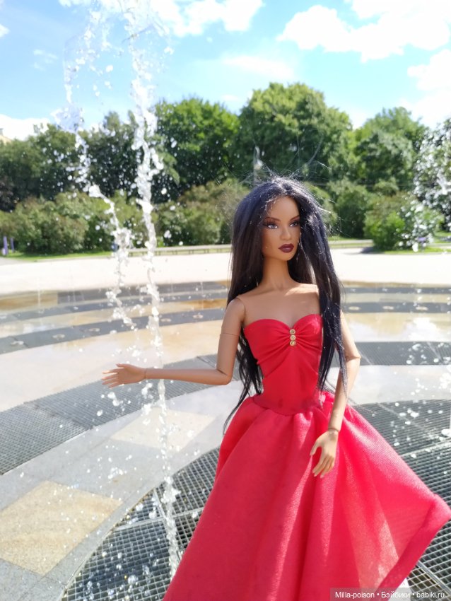 Мадемуазель Моник, прогулка в парке Сиреневый сад