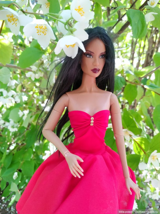 Мадемуазель Моник, прогулка в парке Сиреневый сад