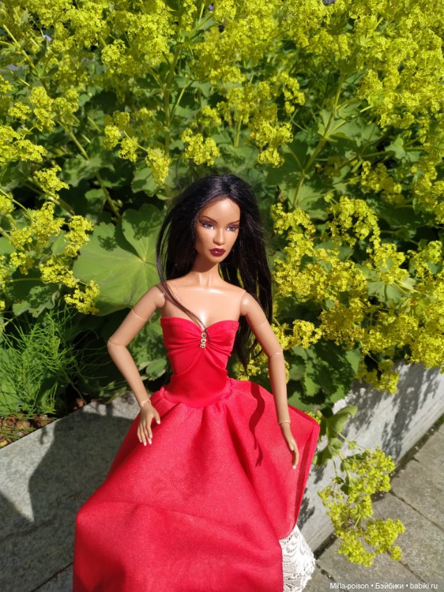 Мадемуазель Моник, прогулка в парке Сиреневый сад