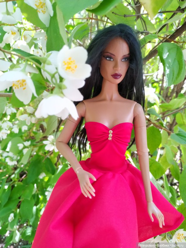 Мадемуазель Моник, прогулка в парке Сиреневый сад