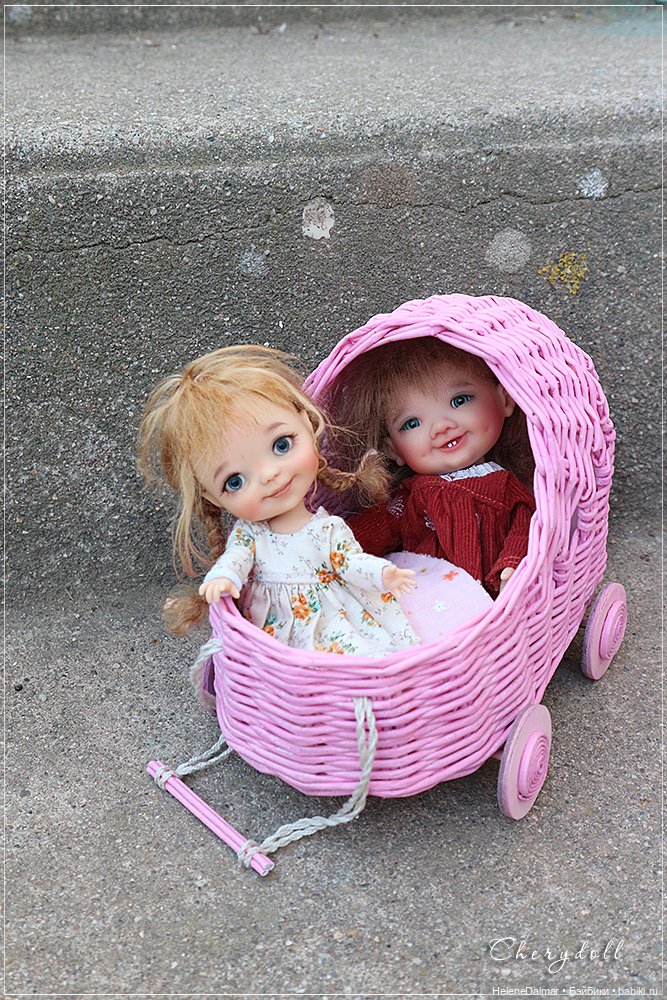 Коляска для кукол и мишек