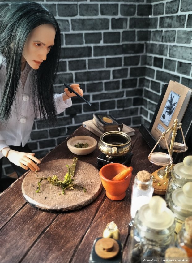 Стол для зельевара — Мебель для кукол и домиков: фото (фото 3)