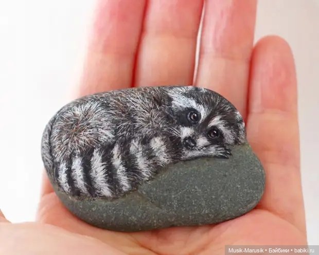 Аки Наката — художница, которая оживляет камни