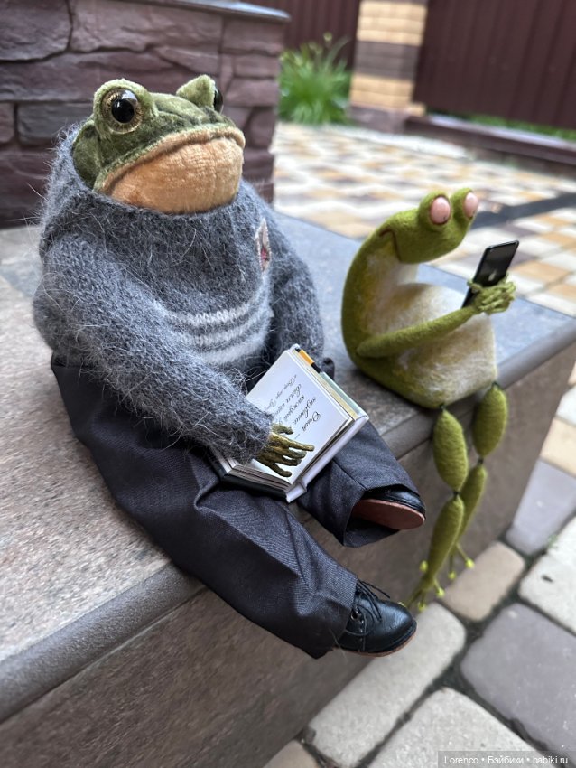 Такие разные лягухи — Авторские игрушки из разных материалов: синельная проволока