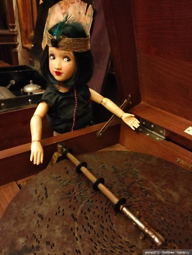 Кукла, похожая на Лайзу из дерева от Xenis Dolls