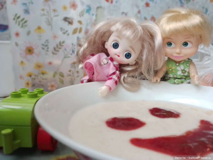 Маша и каша — Куклы Маша и Медведь (Simba): Маша в кармашке