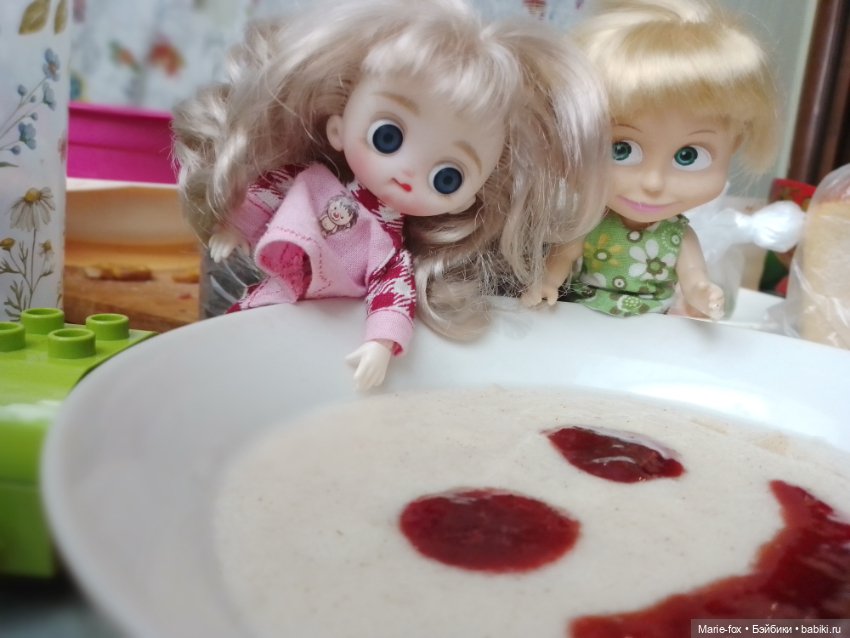 Маша и каша — Куклы Маша и Медведь (Simba): Маша в кармашке (фото 3)