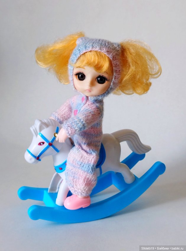 Малышка Тея в новом комбезике (фото 3)