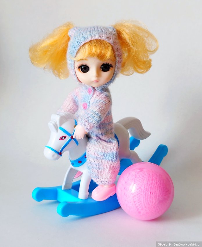 Малышка Тея в новом комбезике (фото 7)