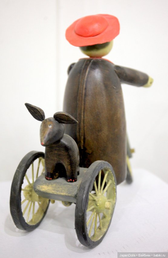 "Монах на велосипеде" на выставке "Куклы с характером. Четвертая высота" (фото 10)