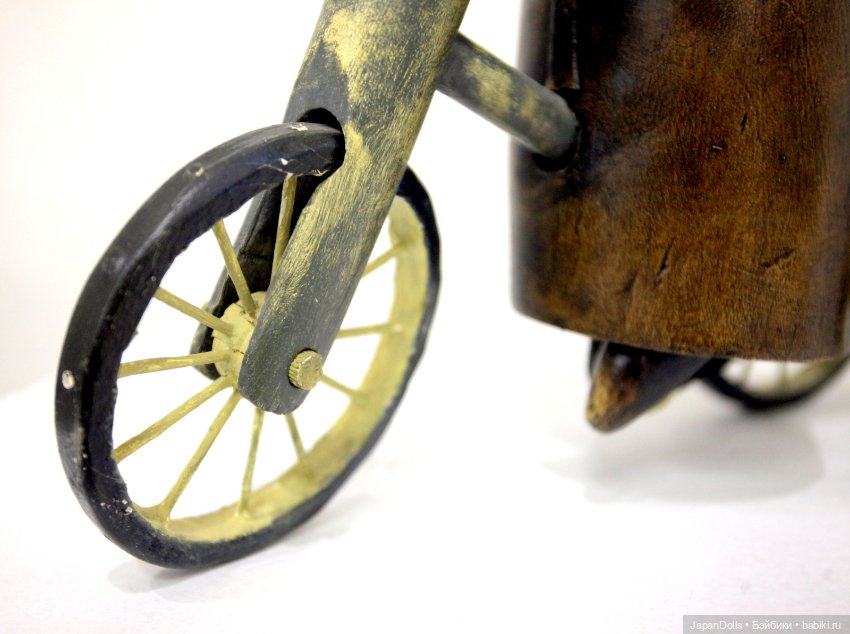 "Монах на велосипеде" на выставке "Куклы с характером. Четвертая высота" (фото 3)