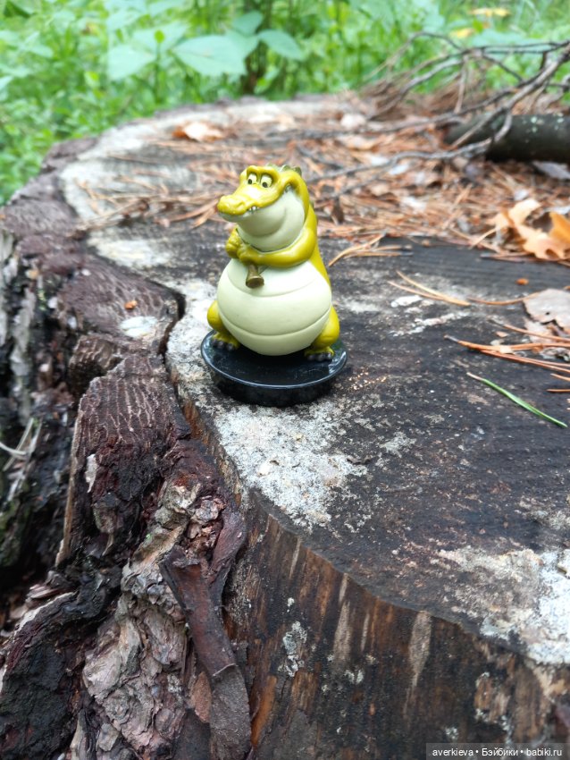 По лесу проходила такая крокодила