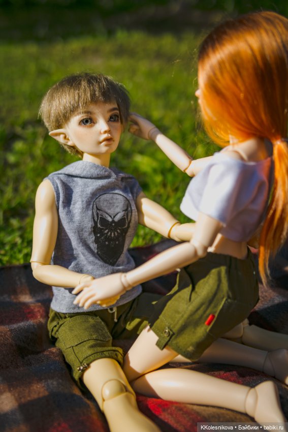 Вдвоём так приятно валяться на траве (фото 3)