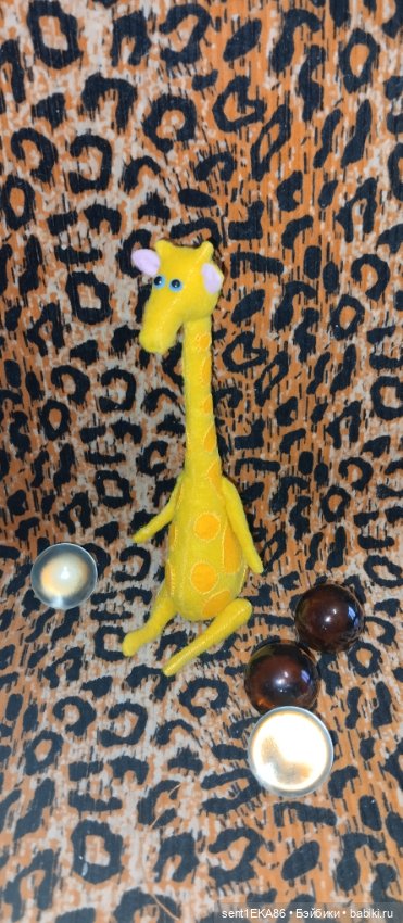 Жираф по имени Финик — Авторские игрушки из разных материалов: синельная проволока (фото 3)