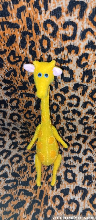 Жираф по имени Финик — Авторские игрушки из разных материалов: синельная проволока (фото 6)