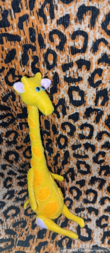 Жираф по имени Финик — Авторские игрушки из разных материалов: синельная проволока (фото 5)