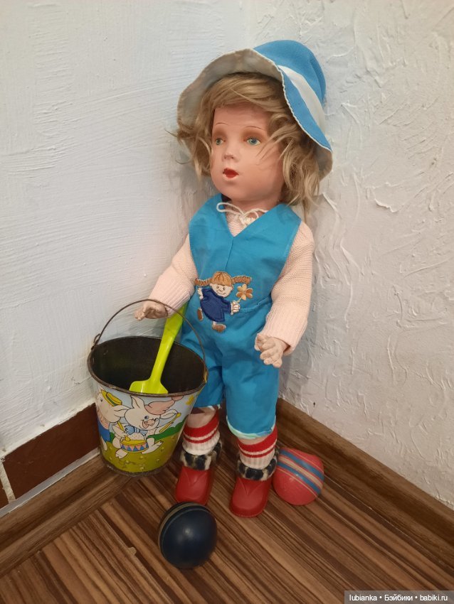 "...каждый не одну играет роль"