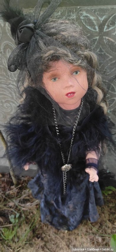 "...каждый не одну играет роль"