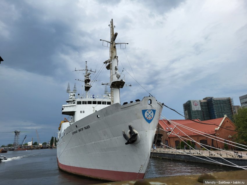 Гляди на этот океан, и всё ж не забывай, что он великий