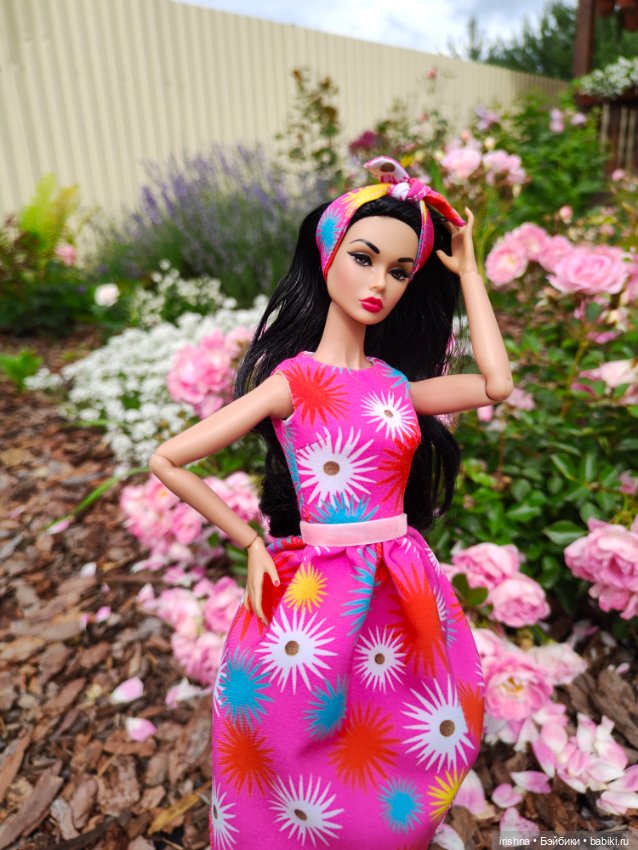 Новые платья и новая фотосессия в красивом саду